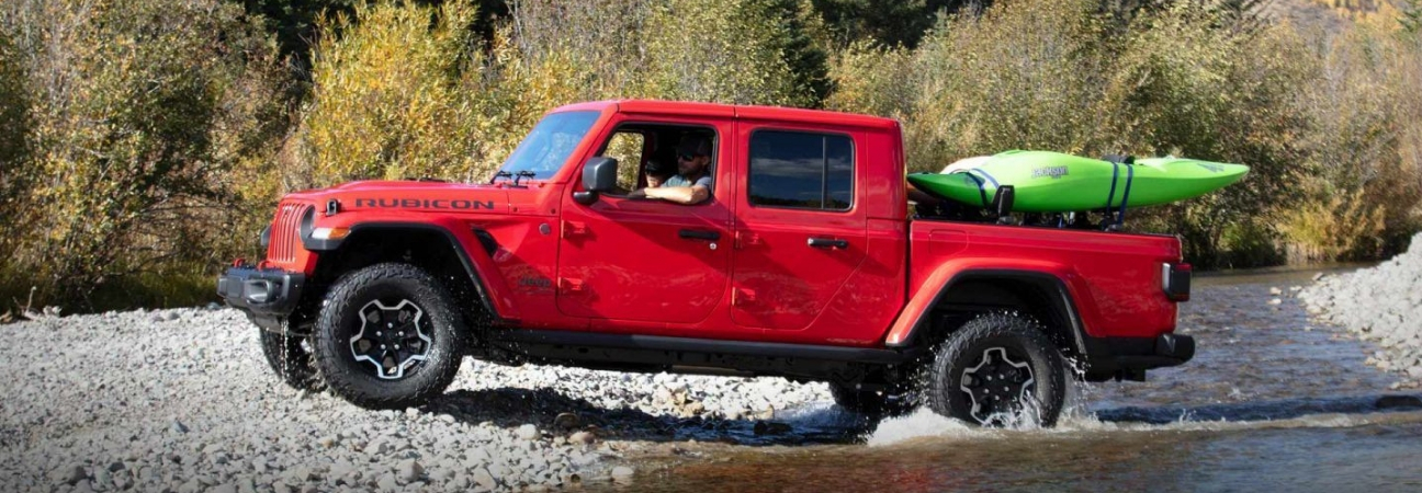 Jeep gladiator red truck
