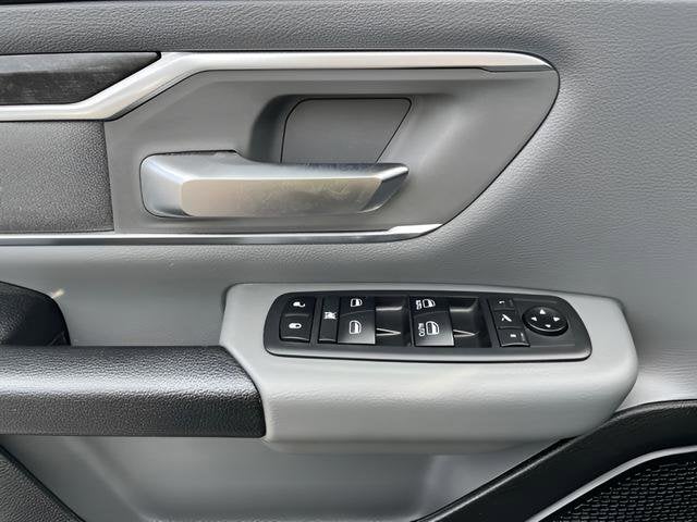 2019 RAM 1500 Big Horn/Lone Star Crew Cab 4x4 5'7" Box