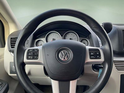 2013 Volkswagen Routan SE w/RSE & Navigation