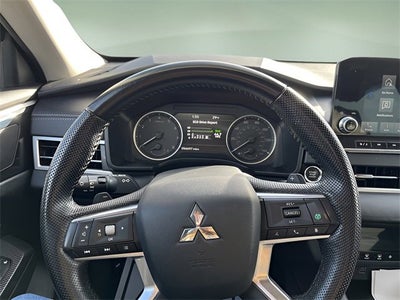 2023 Mitsubishi Outlander SE