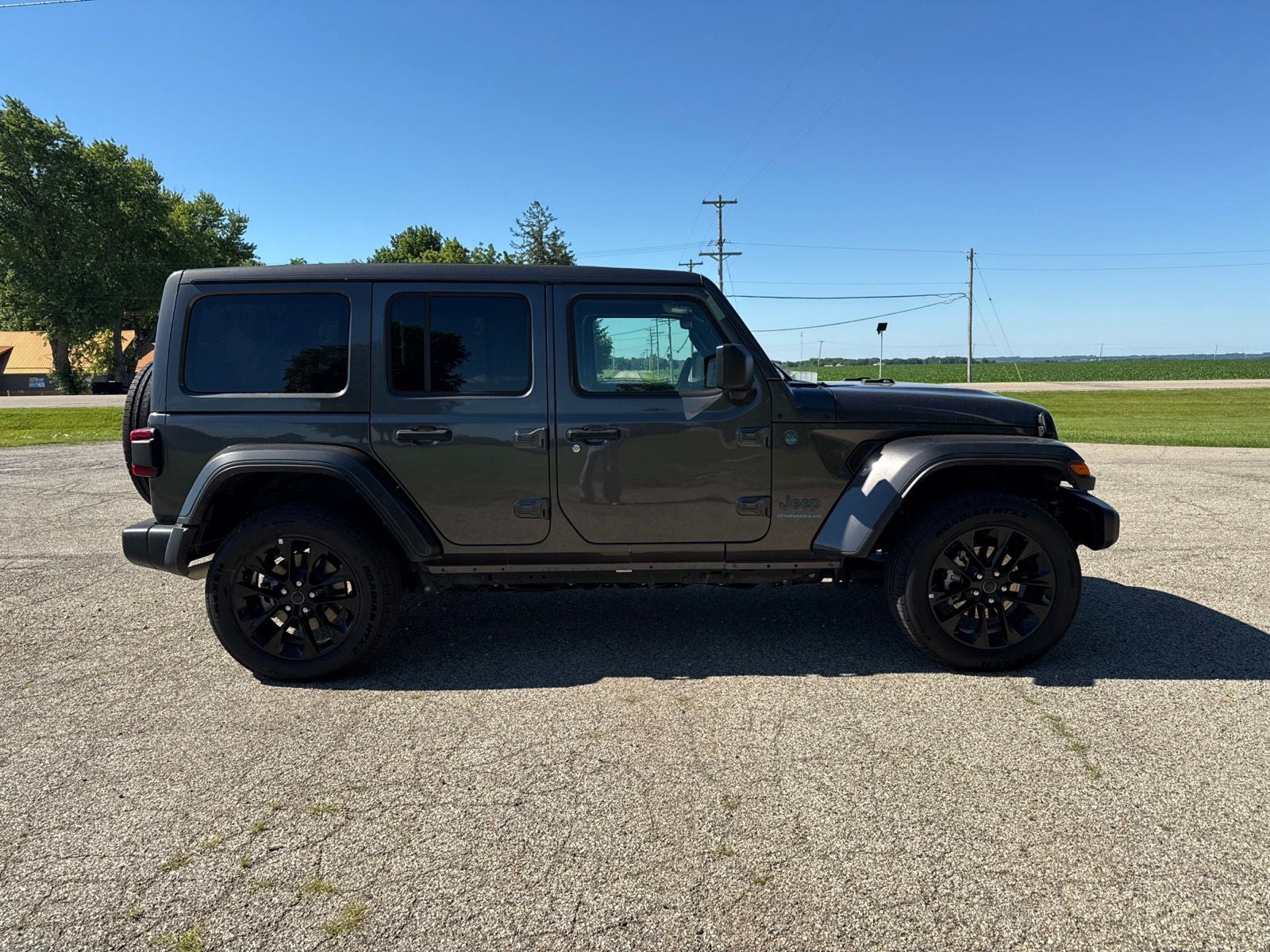 2025 Jeep Wrangler Sahara 4xe