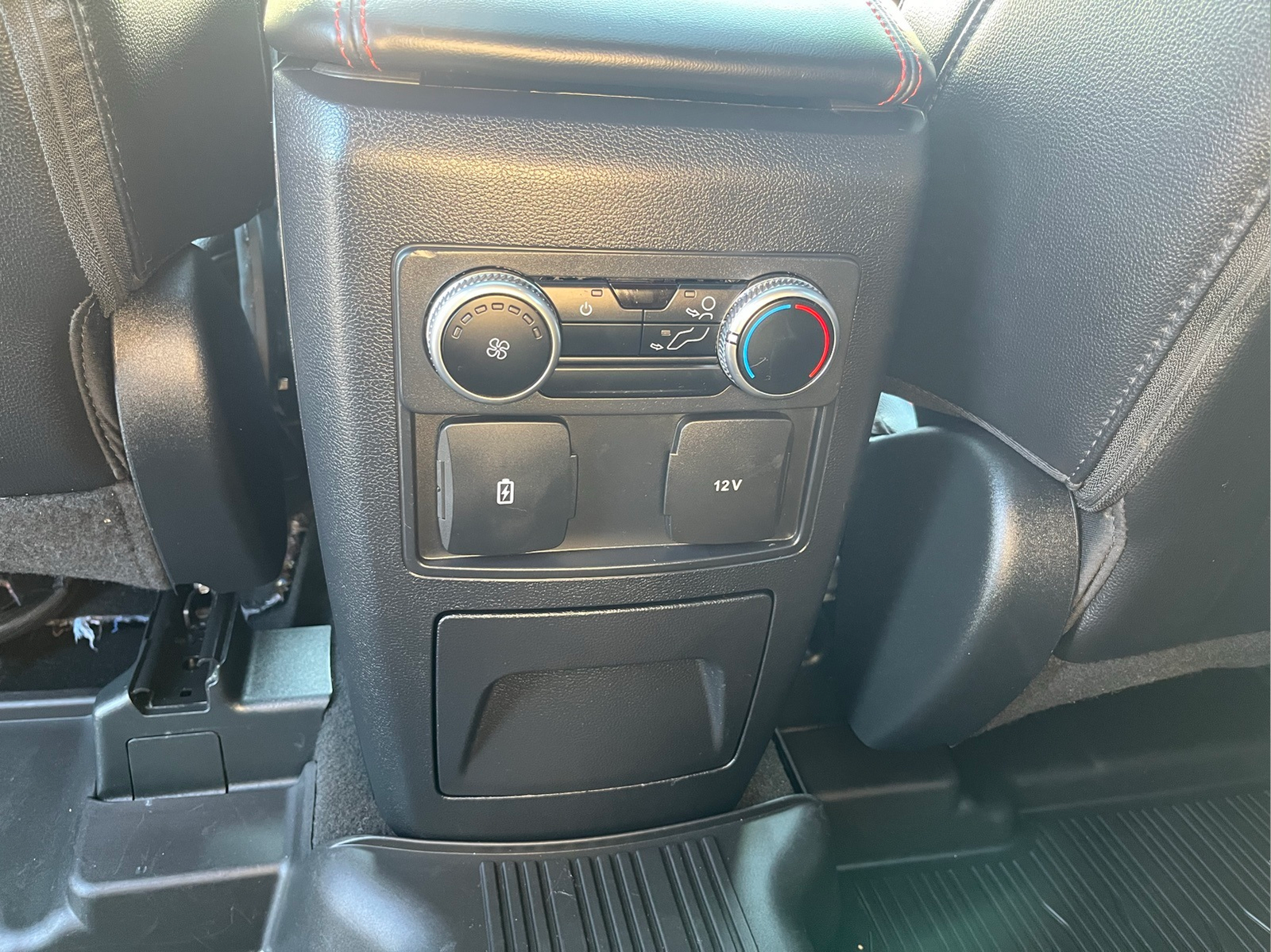 2024 Ford Explorer ST-Line