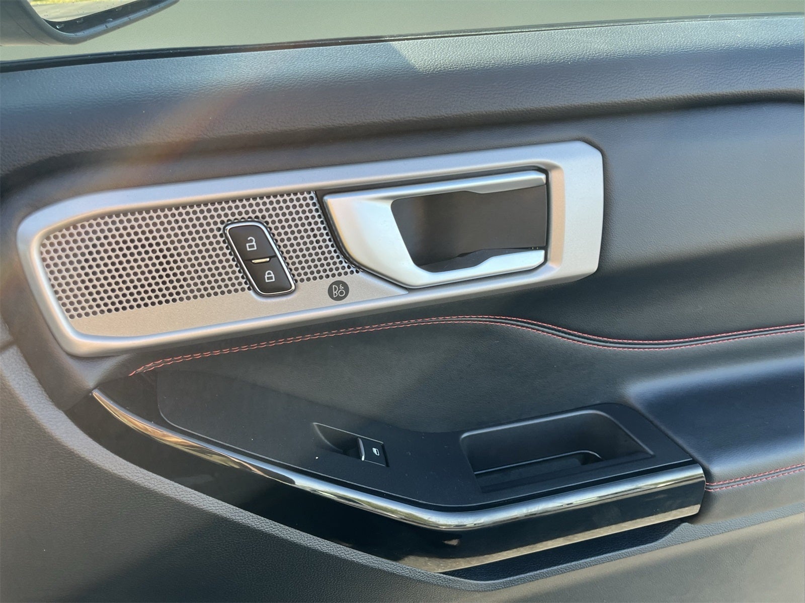 2024 Ford Explorer ST-Line