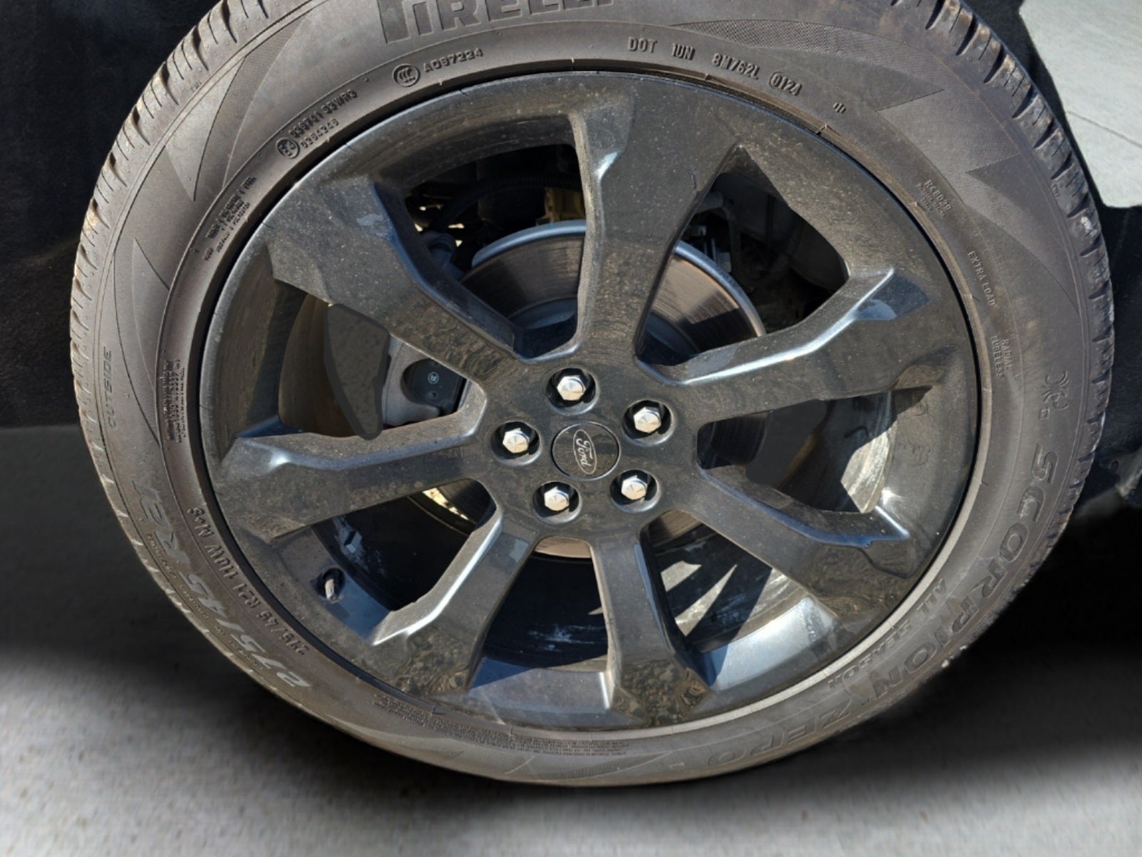 2024 Ford Explorer ST-Line