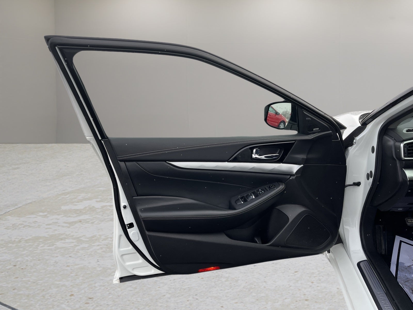 2023 Nissan Maxima Base