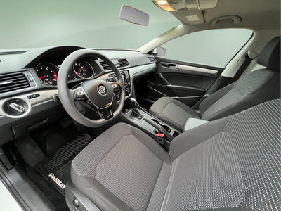 2018 Volkswagen Passat Base