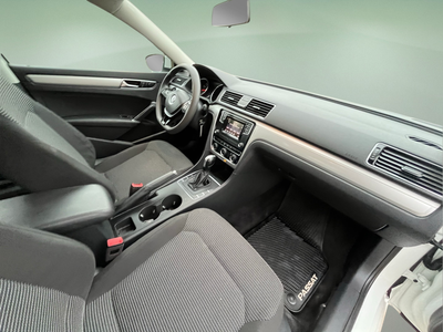 2018 Volkswagen Passat Base