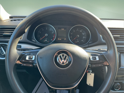 2018 Volkswagen Passat Base