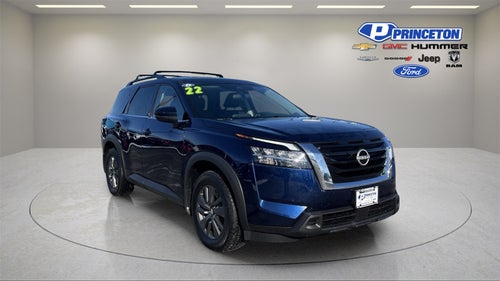 2022 Nissan Pathfinder SV