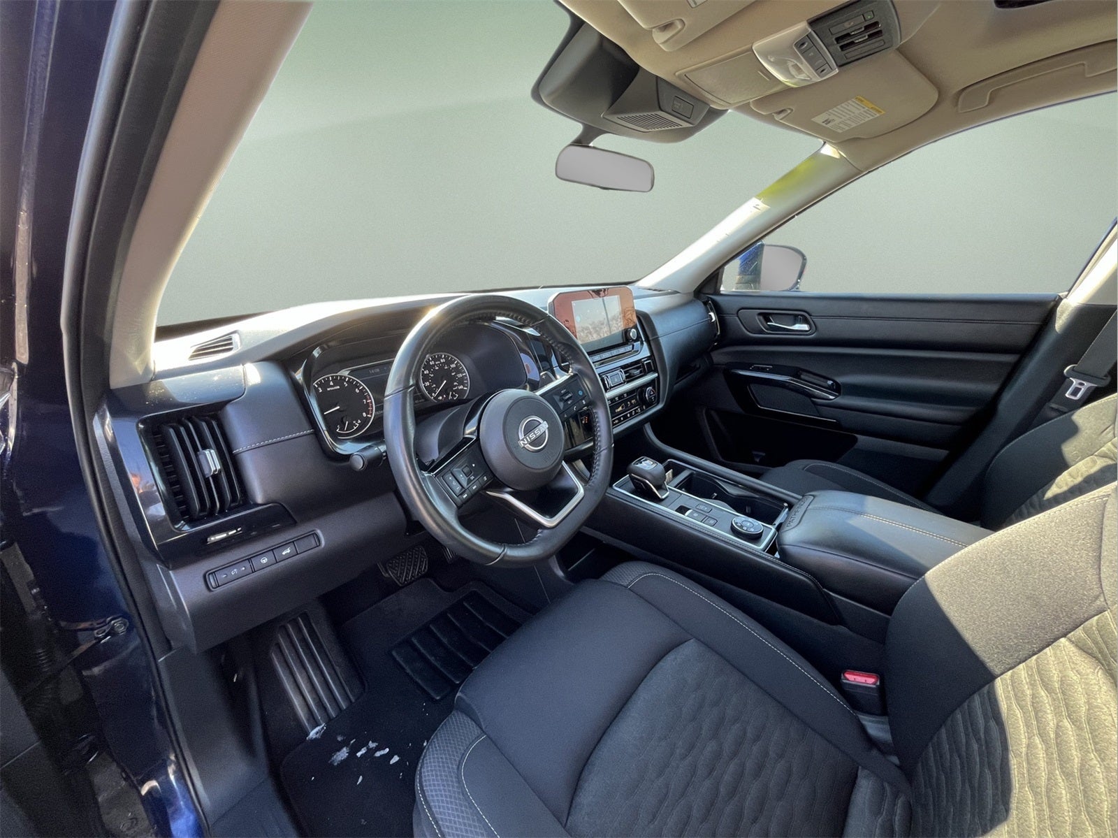 2022 Nissan Pathfinder SV