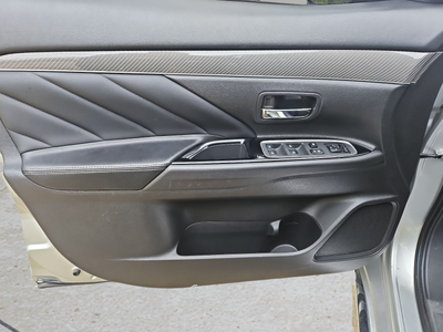 2022 Mitsubishi Outlander PHEV SEL