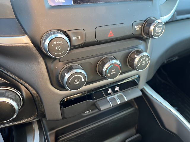 2022 RAM 1500 Big Horn Quad Cab 4x4 6'4' Box