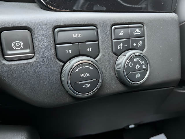 2022 Chevrolet Silverado 1500 4WD Crew Cab Short Bed LTZ