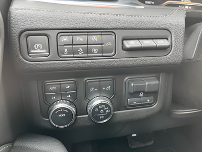 2022 GMC Yukon 4WD Denali