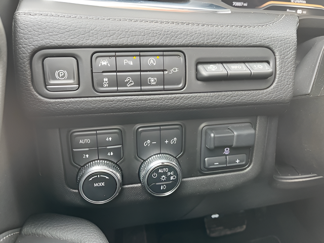 2022 GMC Yukon 4WD Denali