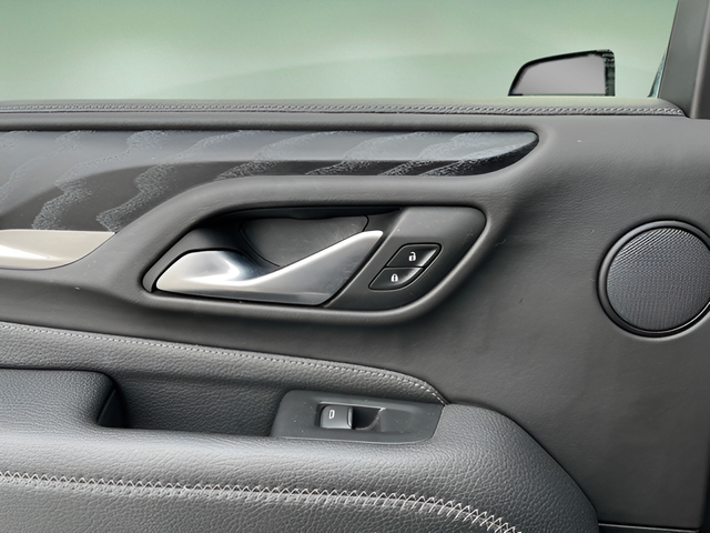 2022 GMC Yukon 4WD Denali