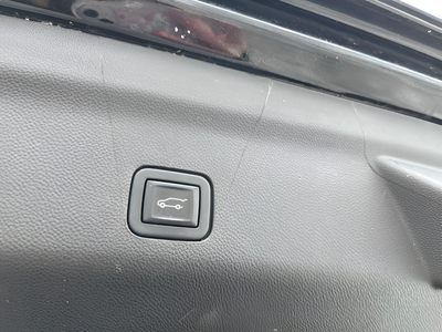 2022 GMC Yukon 4WD Denali