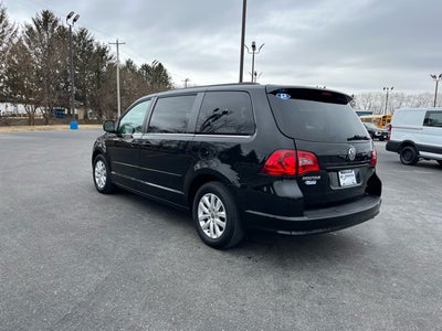 2013 Volkswagen Routan SE