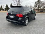 2013 Volkswagen Routan SE