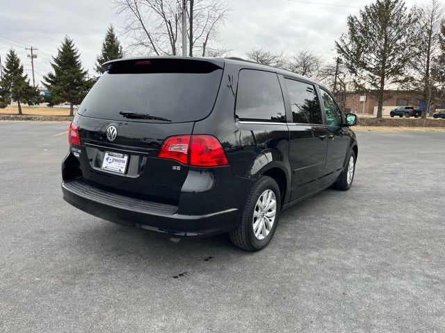 2013 Volkswagen Routan SE