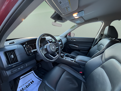 2025 Nissan Pathfinder SL 4WD