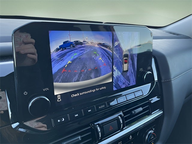 2025 Nissan Pathfinder SL 4WD