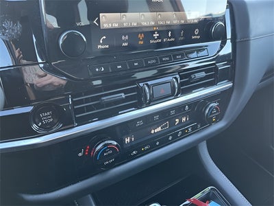 2025 Nissan Pathfinder SL 4WD