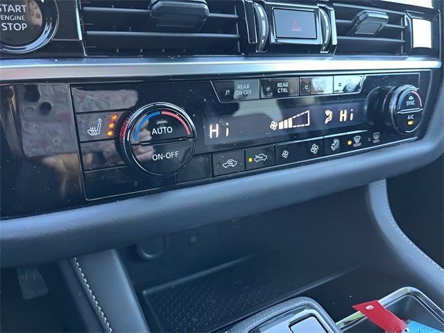 2025 Nissan Pathfinder SL 4WD