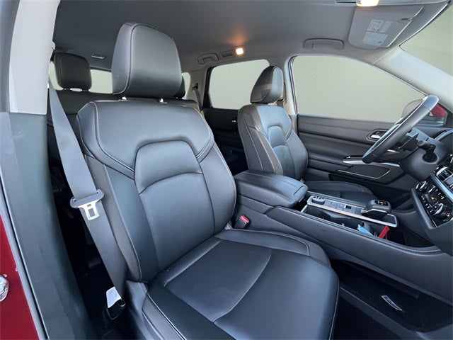 2025 Nissan Pathfinder SL 4WD