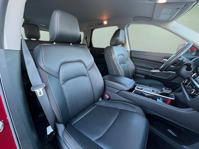 2025 Nissan Pathfinder SL 4WD