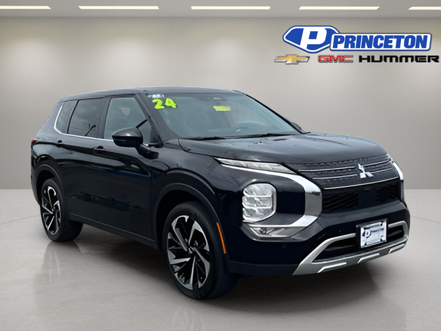 2024 Mitsubishi Outlander SE 2WD's photo