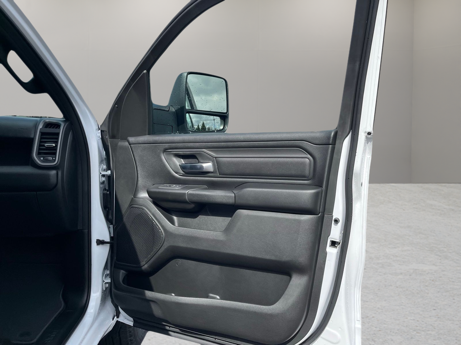 2026 RAM Ram 1500 RAM 1500 TRADESMAN CREW CAB 4X4 5'7' BOX