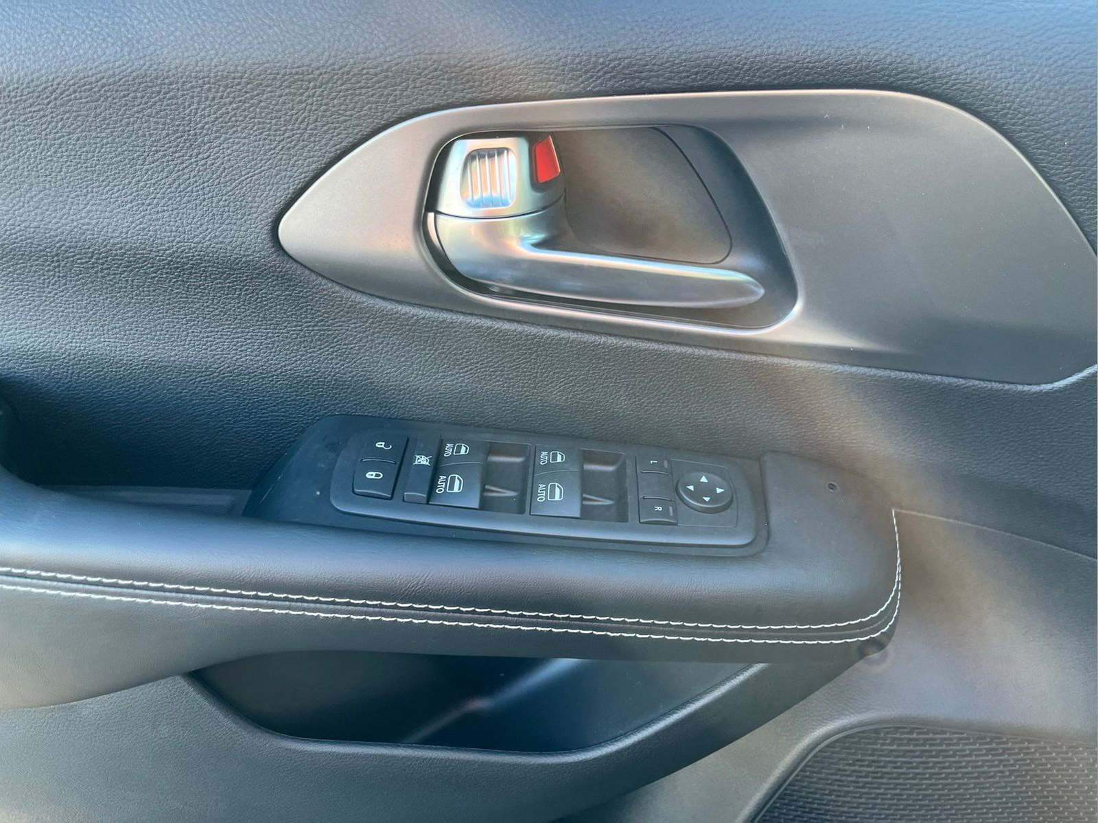 2026 Chrysler Voyager VOYAGER LX