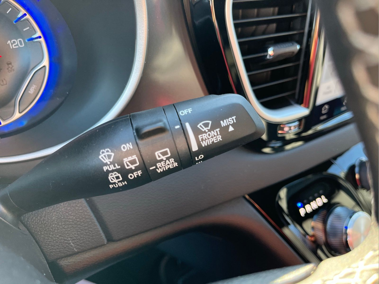 2026 Chrysler Voyager VOYAGER LX