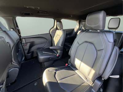 2026 Chrysler Voyager VOYAGER LX