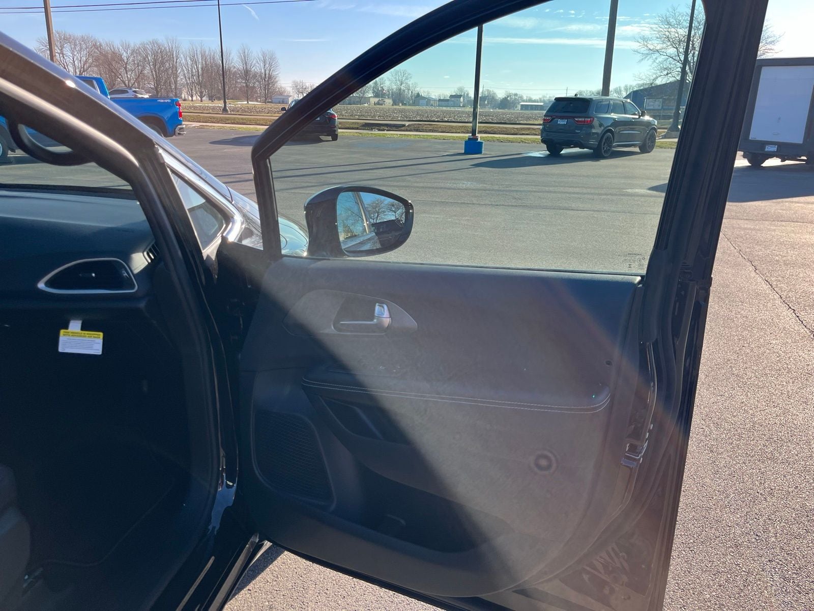 2026 Chrysler Voyager VOYAGER LX