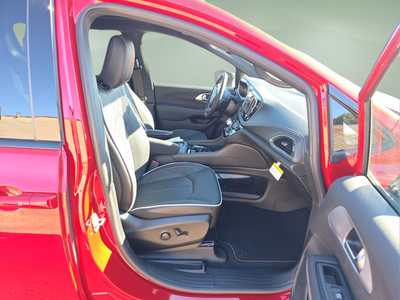 2026 Chrysler Pacifica PACIFICA LIMITED AWD